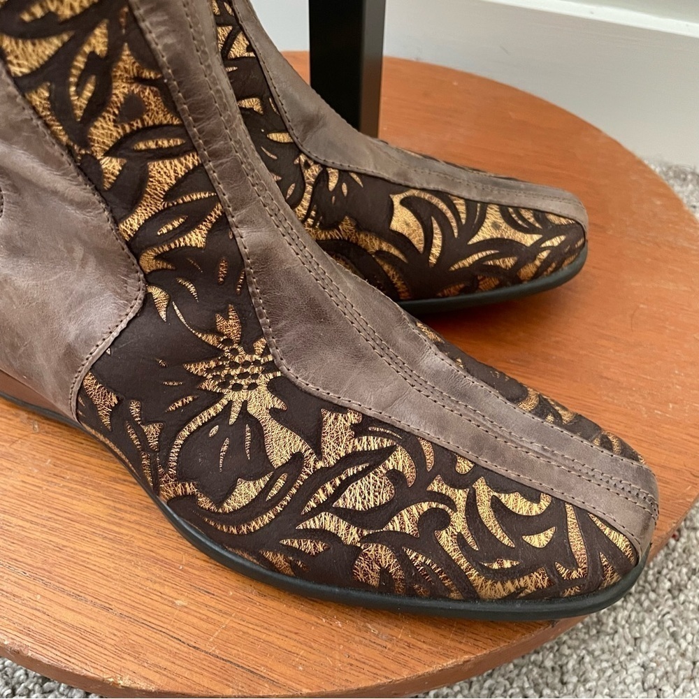 Ecco Floral Leather Gold Panel Tall Boots Knee High Brown Size 38 / 7 / 7.5 - Picture 5 of 8